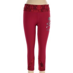 Lululemon x SoulCycle Run Pace Crop Snakeskin
Legging Cranberry Red Skull Size 6